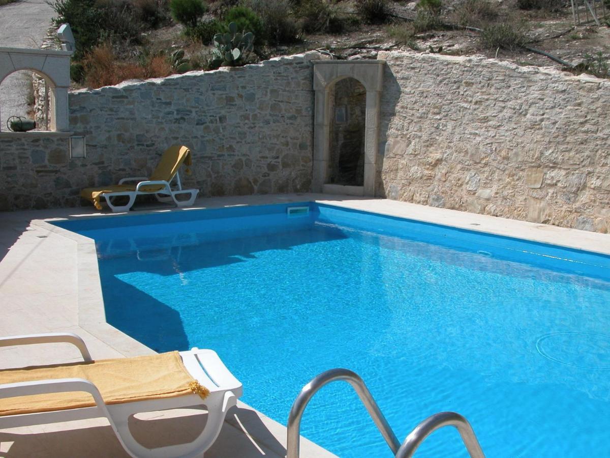 Luxurious Villa In Malades Crete Agios Sillas Exteriér fotografie